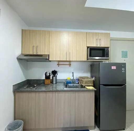 A Cozy 2 Bedroom Unit With A Parking At Tower 2 South Residences Sm Southmall Apartamento Manila