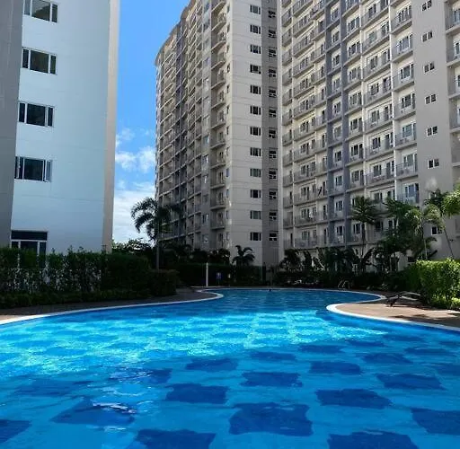 A Cozy 2 Bedroom Unit With A Parking At Tower 2 South Residences Sm Southmall *