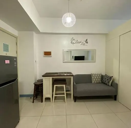 A Cozy 2 Bedroom Unit With A Parking At Tower 2 South Residences Sm Southmall Apartamento